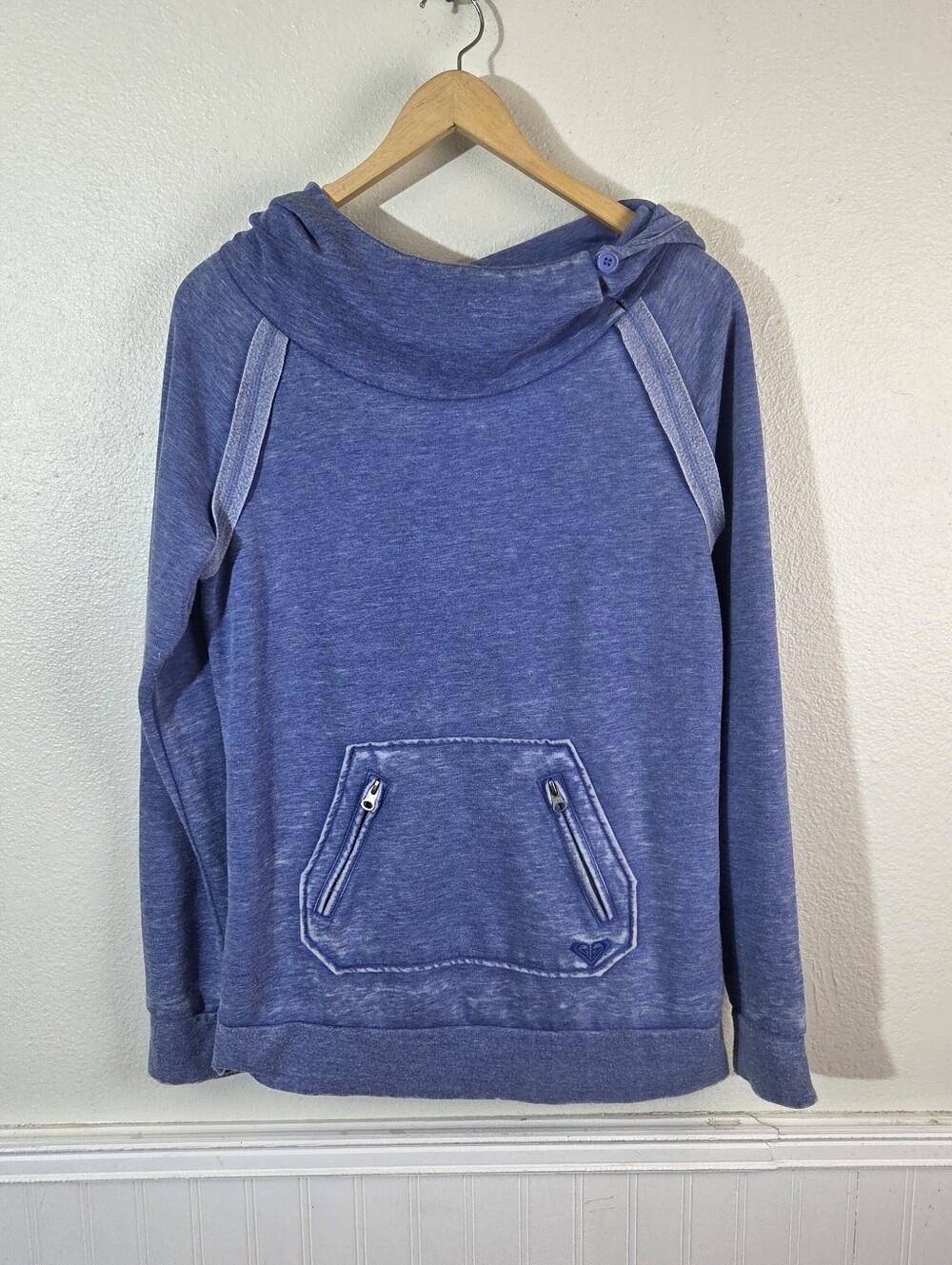 Roxy Womens Hoodie Large Blue Graphic Pullover Cowl Neck Surf Skate Y2K